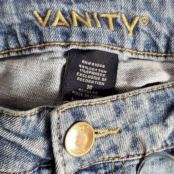 Vanity Women's Distressed Jean Shorts Size 30 Frayed Hem Bermuda Cutoff Blue Den - Picture 5 of 6